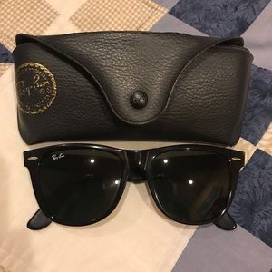 Ray-Ban Men’s Wayfarer Sunglasses